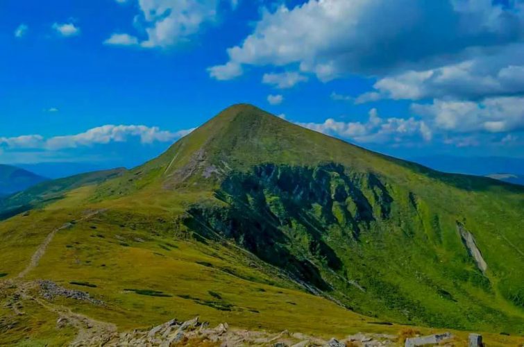 за тектонічною будовою українські карпати є частиною