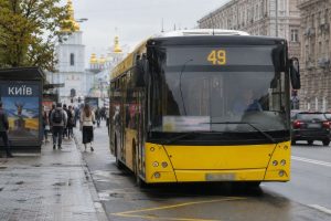 Автобус 49 у Києві: повний маршрут, розклад та лівобережні пригоди