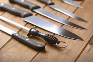 Чому не можна дарувати ніж: забобони, символізм та як подолати традицію