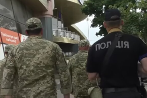 Чи можуть забрати до ТЦК з вулиці: реалії 2026 року та ваші права