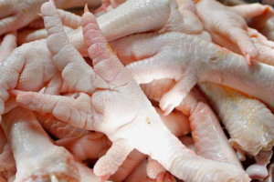 Як швидко почистити курячі лапки: ефективні способи та секрети