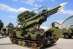 Зенітно-ракетний комплекс: як невидима стіна з радіохвиль і сталі захищає небо