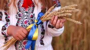 Скільки прізвищ в Україні: повна статистика, походження та живі історії