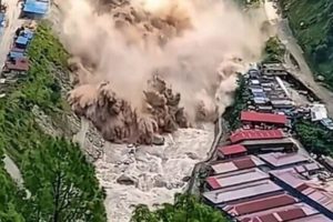 Повінь у Непалі забрала 1114 життів. Розшук 56 українців триває