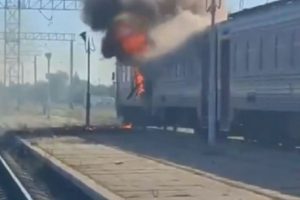Удар по поїзду Дніпро–Запоріжжя: немає зв’язку з провідницею