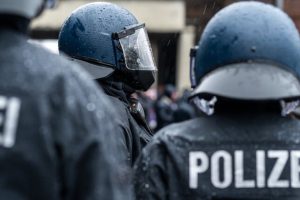 Поліція оточила електропідстанцію в Німеччині через підозрілі обставини