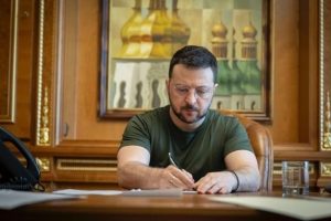 Зеленський передав петицію про звання Потапа прем’єру та СБУ