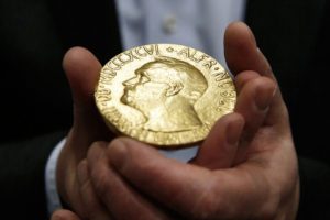 Нобелівську премію з фізики присудили Френсісу Гальзену