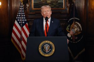 Трамп назвав журналісток «дурепами» через санкції проти РФ