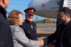 Зеленський прибув до Британії на аудієнцію з королем і зустріч із прем’єром